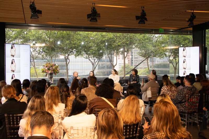 Painel do Festival Fashion Meeting diante do público no JK Iguatemi